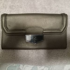 Vera Wang Wallet